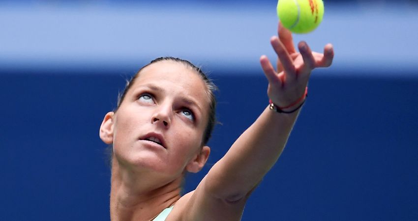 Pliskova powers past Linette in Tokyo
