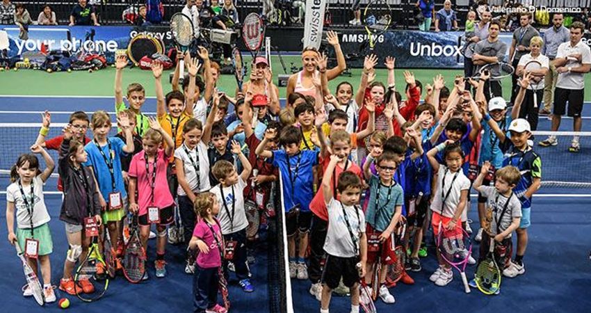 Hometown heroines Hingis, Bencic hold court at Biel/Bienne Kids' Day