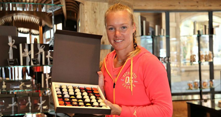 Kiki Bertens displays her chocolate creations in Gstaad (Ladies Championship Gstaad)