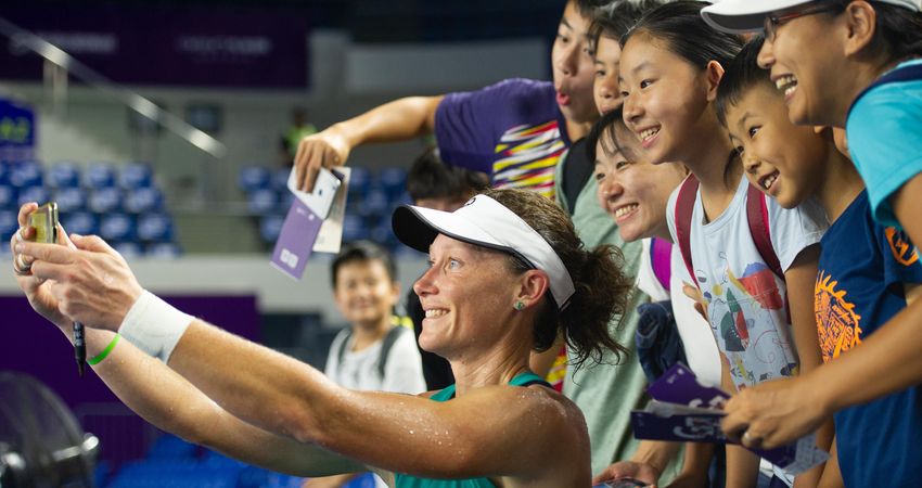 Samantha Stosur (Guangzhou 2019 - Elizabeth Bai)