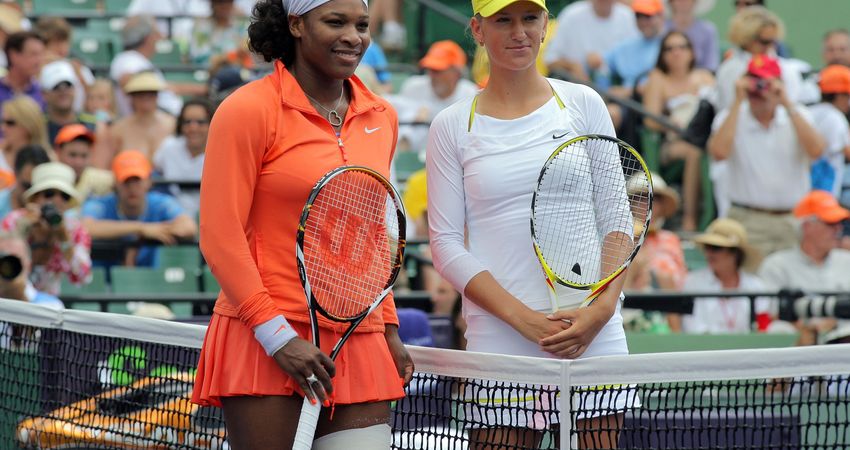Serena Williams and Victoria Azarenka ahead of the 2009 Miami final (Getty)