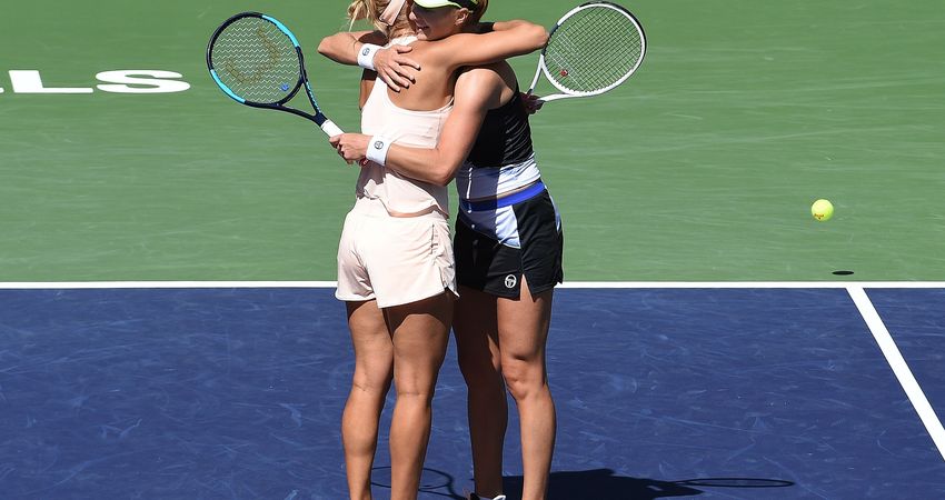 World No.3 Ekaterina Makarova and World No.2 Elena Vesnina hug en route to the final at this 2018 BNP Paribas Open (Getty)