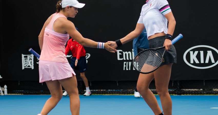 Ashleigh Barty, Victoria Azarenka (©Jimmie48/WTA)