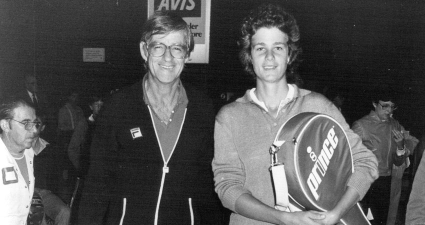 Don Candy_Pam Shriver_Sydney Airport_1982_Getty Images_FIXED