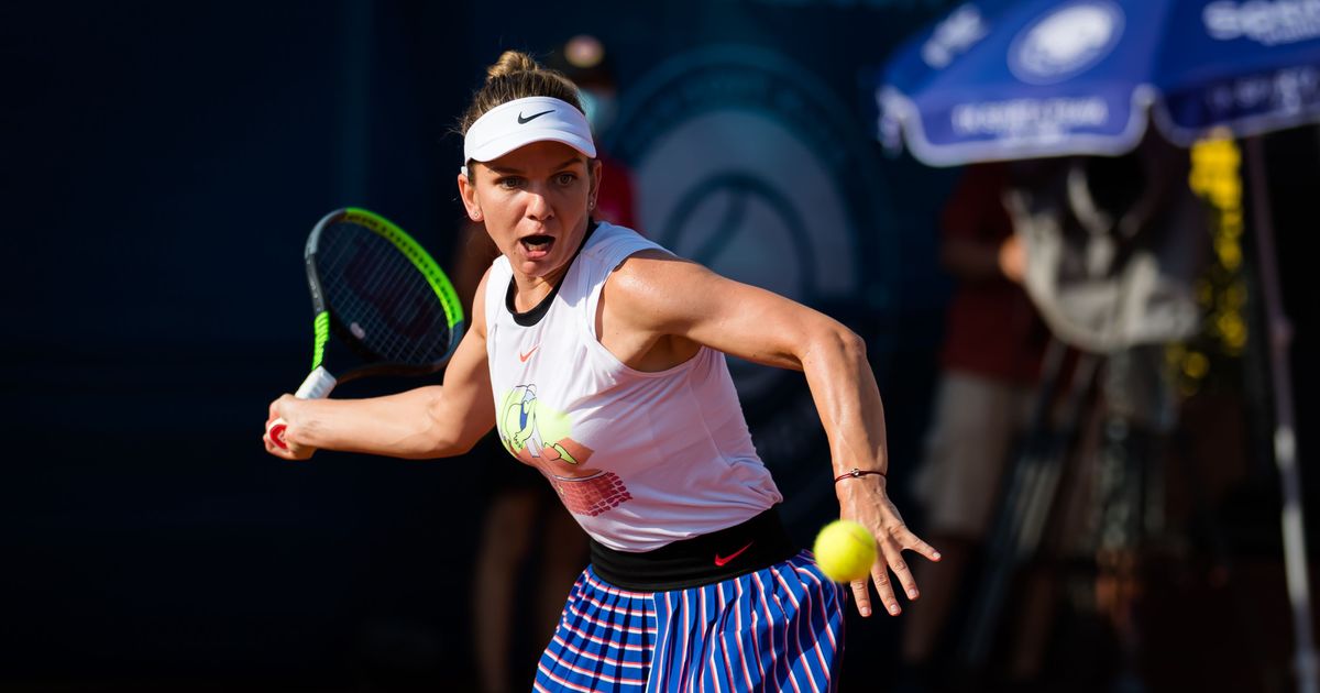 Halep hangs tough for Krejcikova comeback in Prague