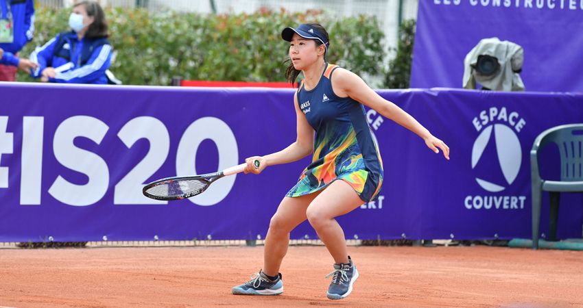 Nao Hibino was the first winner of Wednesday as she swept past Zarina Diyas in straight sets.