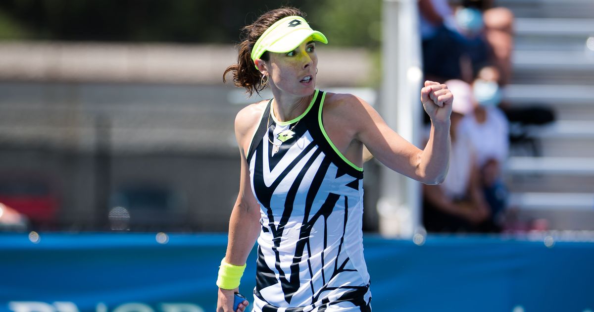 notches comeback win over Gracheva in Chicago semis Highlights