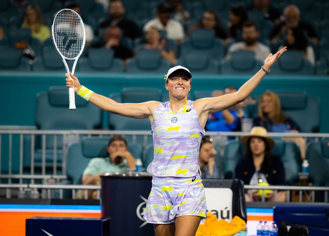 Swiatek into Dubai semis as Pliskova withdraws - Tennis Majors