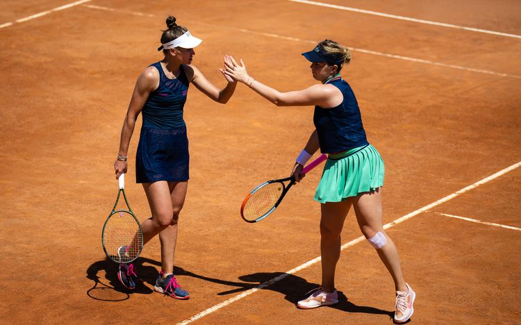 Veronika_Kudermetova_Anastasia_Pavlyuchenkova_-_2022_Internazionali_BNL_D_Italia_-_Day_6-DSC_9607_original