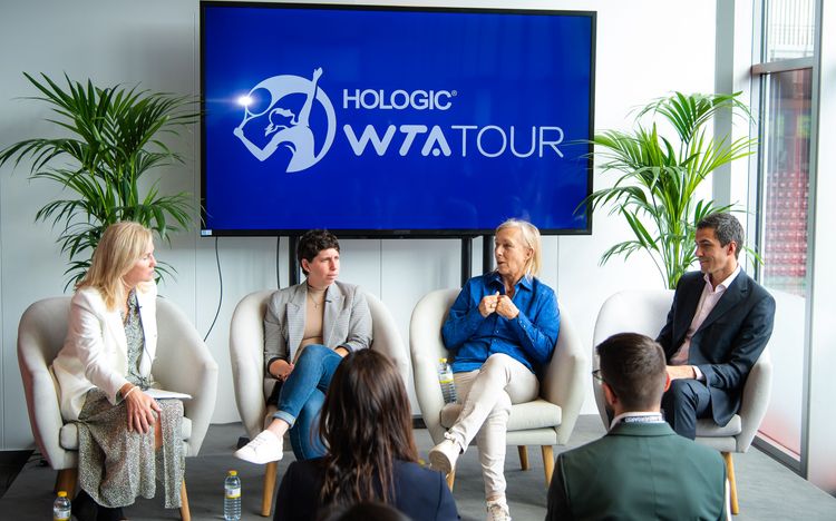 Hologic_Media_Breakfast-_2022_Mutua_Madrid_Open_-_Day_6-Z66_4601_original (1)