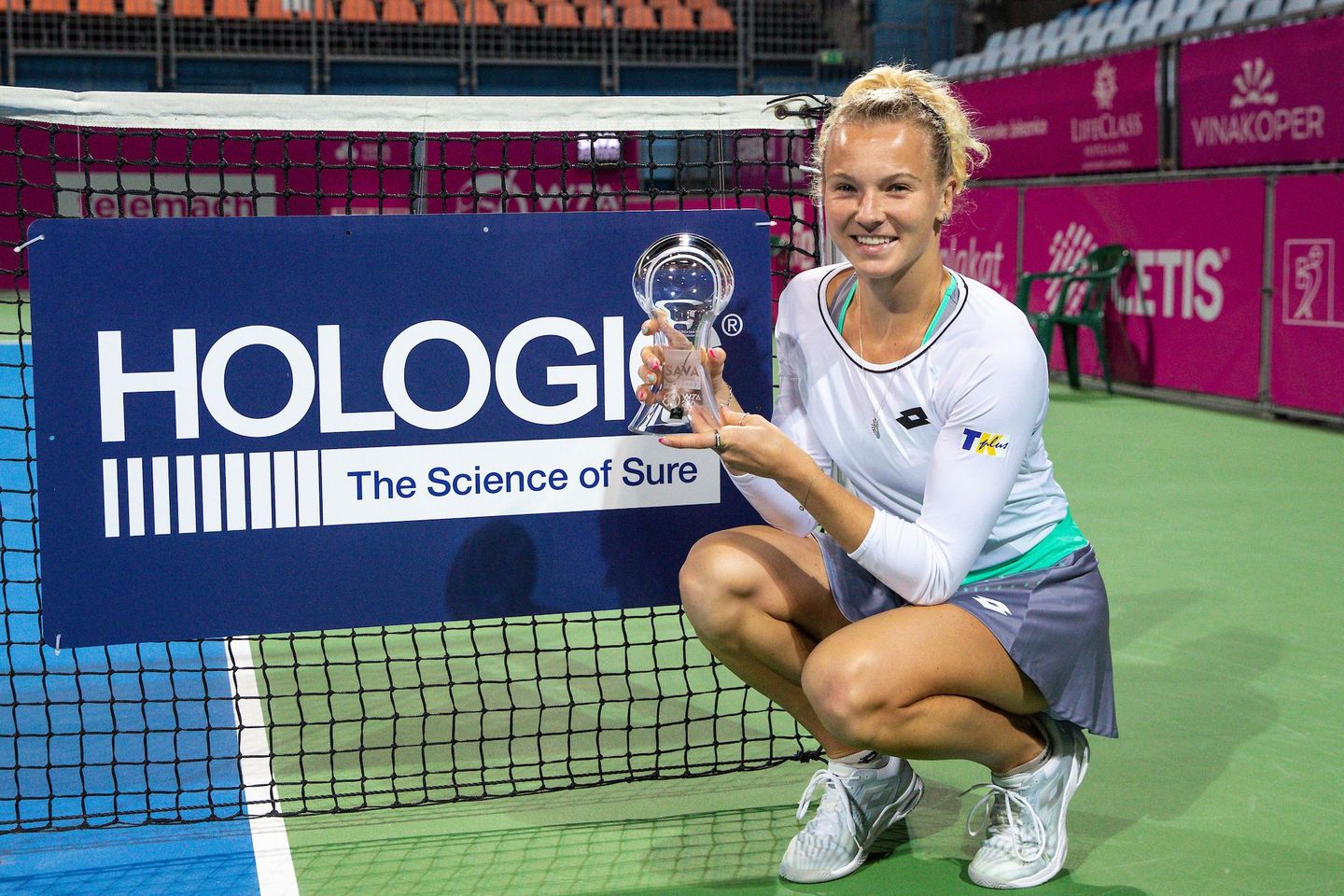 Siniakova outlasts Rybakina in Portoroz for third career singles title