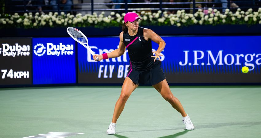 Iga_Swiatek_-_Dubai_Duty_Free_Tennis_Championships_-_Day_3-DSC_9507