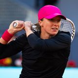Iga_Swiatek_-_2024_Mutua_Madrid_Open_-_Day_3-DSC_8758A