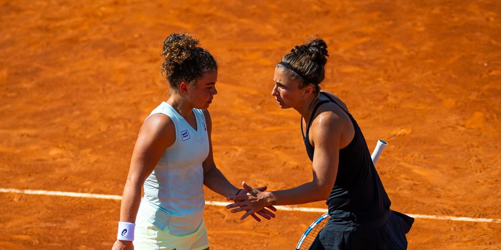 On home soil, Errani and Paolini battle to Rome doubles title