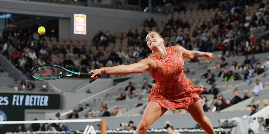 Sabalenka, Rybakina ease into Roland Garros third round