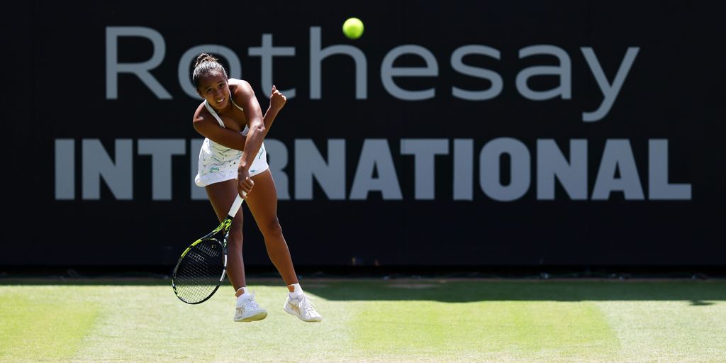Fernandez makes first grass semifinal in Eastbourne; Muchova withdraws