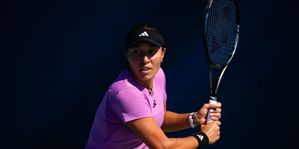 Rain postpones Pegula in Cincinnati; Zheng, Wozniacki to resume Friday