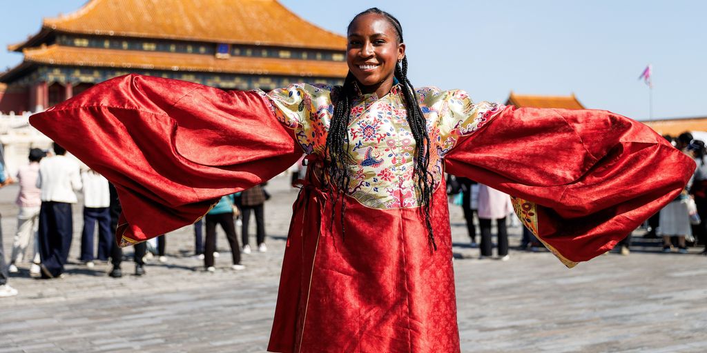 Tourist mode! Gauff, Kostyuk, Osaka see famous Beijing sights