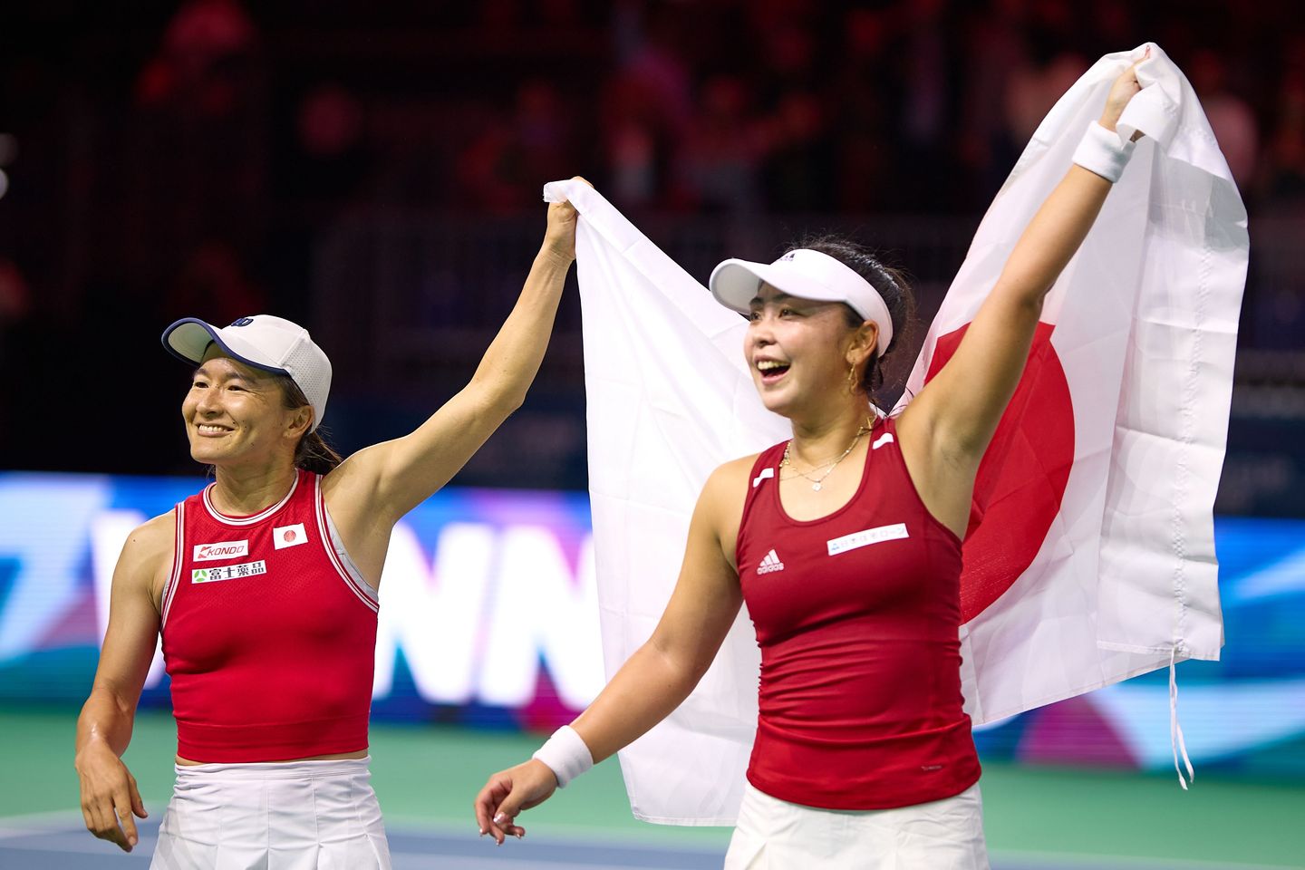 Japan pull off comeback vs. Romania, make quarterfinals at BJK Cup Finals