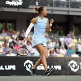 Zheng Qinwen - 2025 Charleston 2R