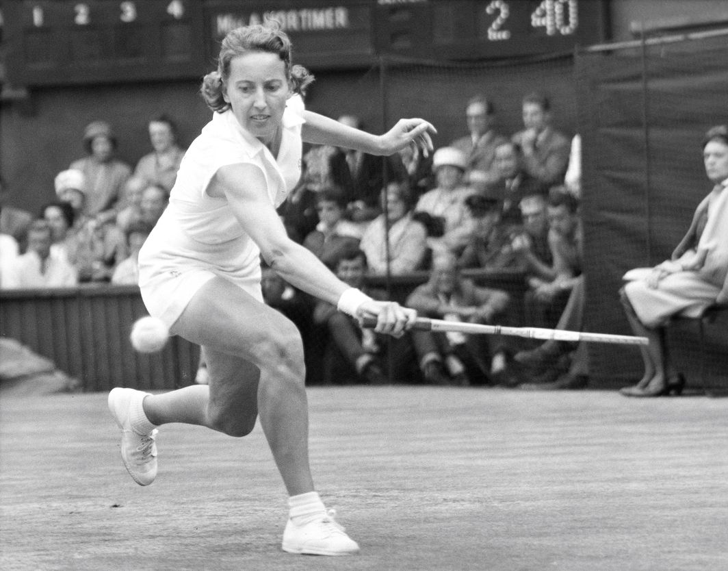 Mortimer_Backhand_1961 Wimbledon
