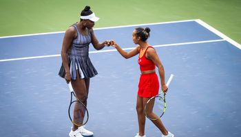 Venus Williams y Leylah Fernandez