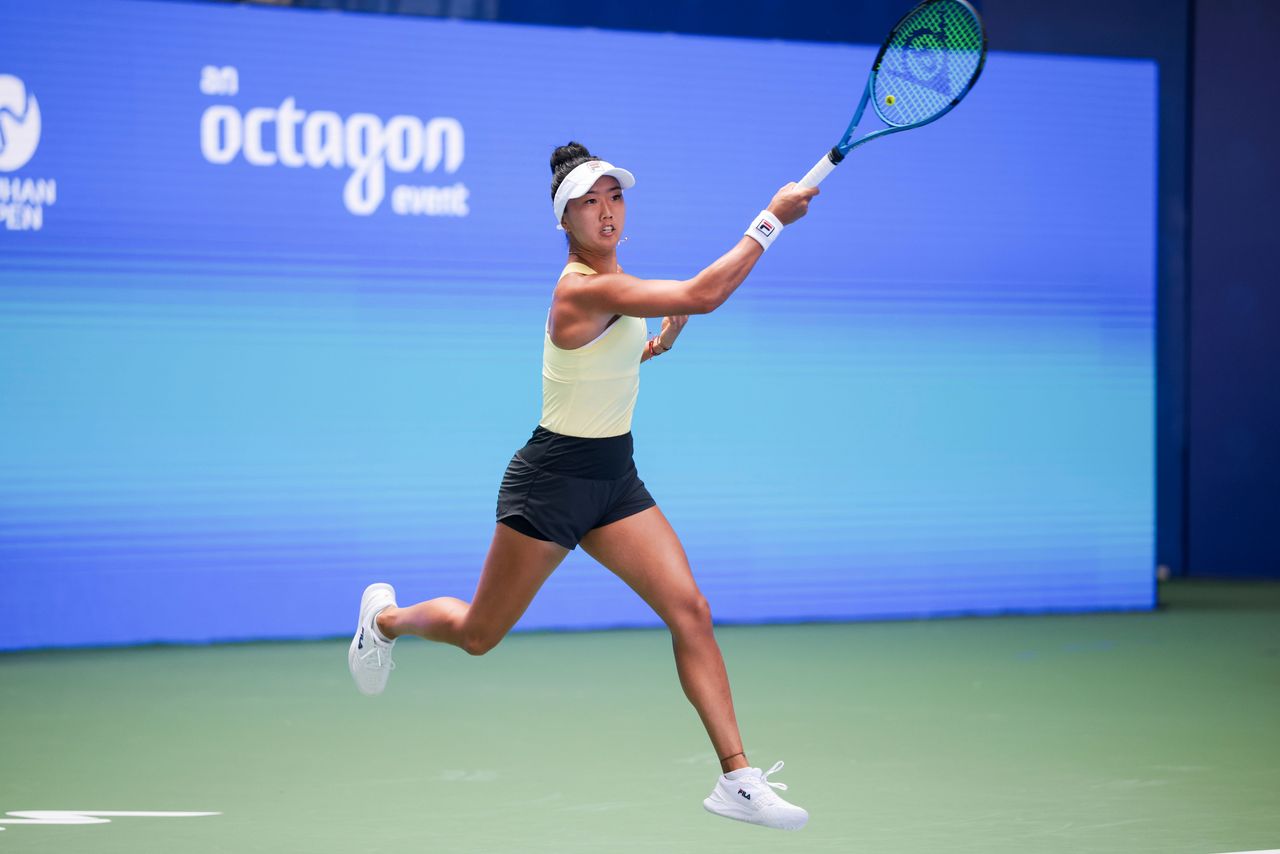 Li advances to Wuhan second round via retirement over Raducanu