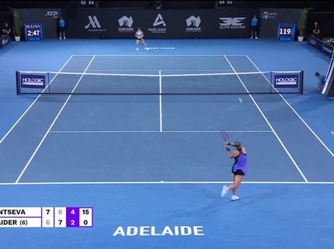 Yulia Putintseva executes perfect lob in Adelaide quarterfinals