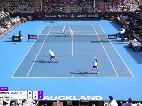 Makoto Ninomiya and Fanny Stollar win spectacular doubles point in Auckland