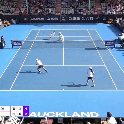 Makoto Ninomiya and Fanny Stollar win spectacular doubles point in Auckland