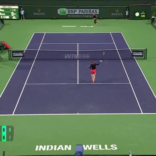  Ashlyn Krueger hits forehand winner to win second set vs. Svitolinia