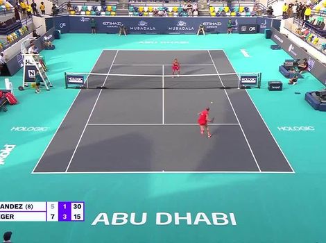 Leylah Fernandez's quick reaction saves point vs. Ashlyn Krueger