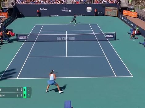 Paula Badosa scores crucial point in third-set tiebreak at Miami