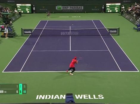  Alycia Parks saves match point with remarkable tweener
