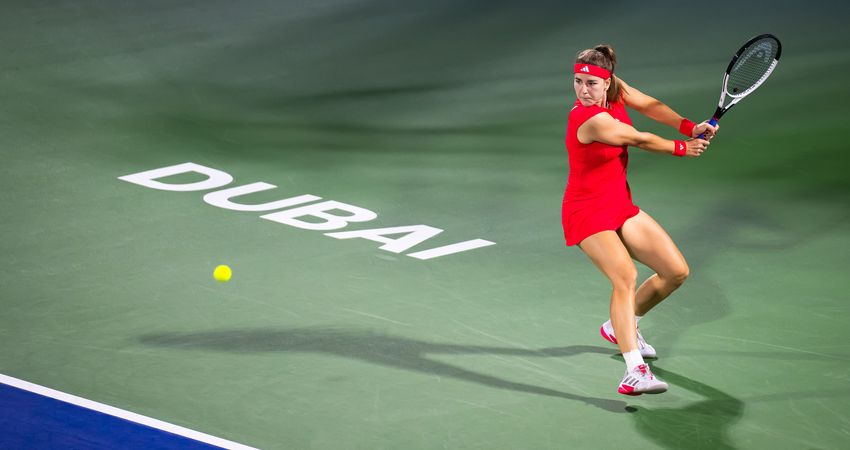 Karolina Muchova semifinal de Dubái 2025 vs. Tauson