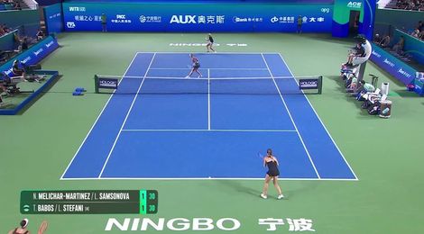 Luisa Stefani's no-look backhand flick saves point in Ningbo doubles final