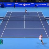 Karolina Muchova cleverly hits cross-court backhand winner in Tokyo