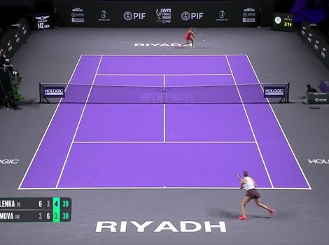 Aryna Sabalenka's backhand winner sets up game point vs. Amanda Anisimova