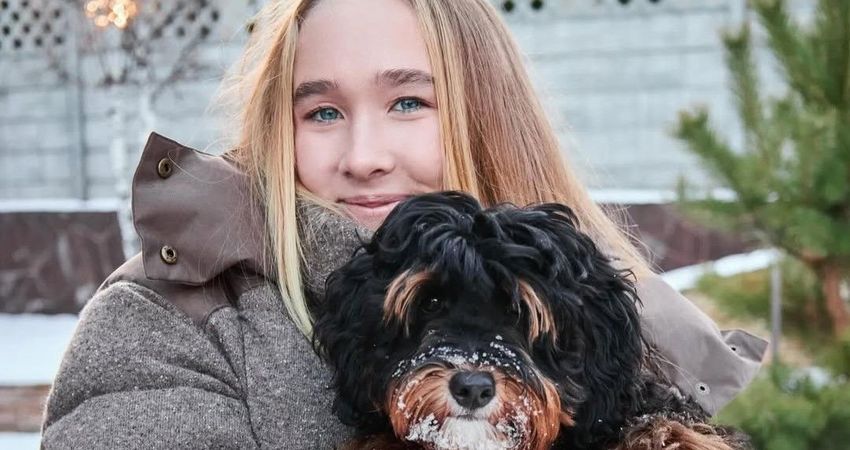 Mirra Andreeva and her puppy