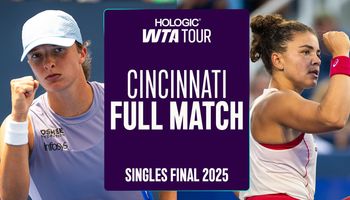 jasmine paolini iga swiatek cincinnati final 2025