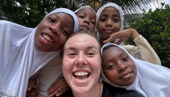 linda noskova zanzibar volunteer work