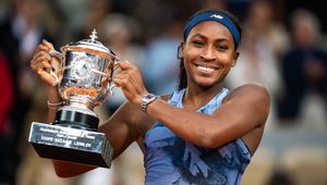 Coco Gauff Roland Garros 2025 title trophy