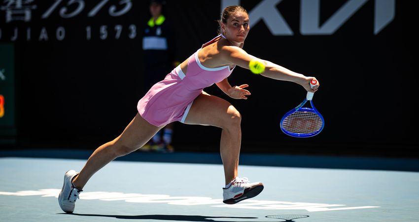 Marta_Kostyuk_-_Australian_Open_2026_-_Day_1-DSC_7074
