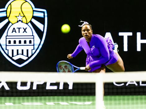 1-T. Townsend v L. Fruhvirtova - Center Court15_medium