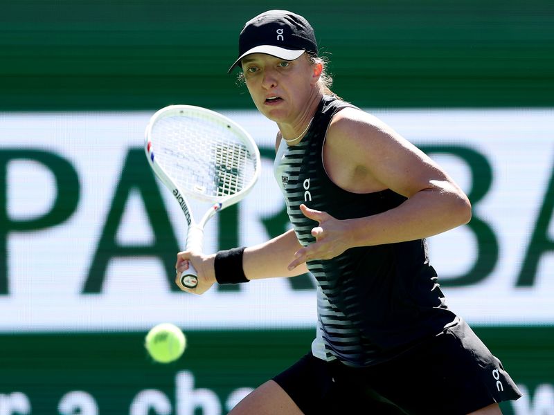 Swiatek rolls early, regroups late and sets up Indian Wells rematch with  Sakkari
