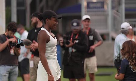 Gauff closes out semifinal and sticks around for the fan