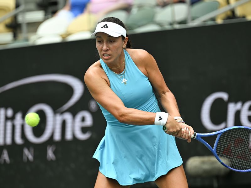 Three in a row: Pegula goes the distance to beat Shnaider in Charleston