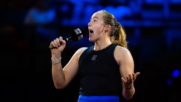 mirra andreeva sings happy birthday to conchita martinez stuttgart 2026