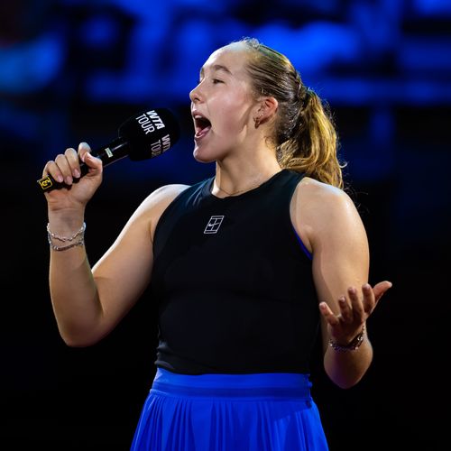 mirra andreeva sings happy birthday to conchita martinez stuttgart 2026