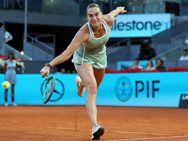 Sabalenka makes playful plea to Federer after one-handed hot shot